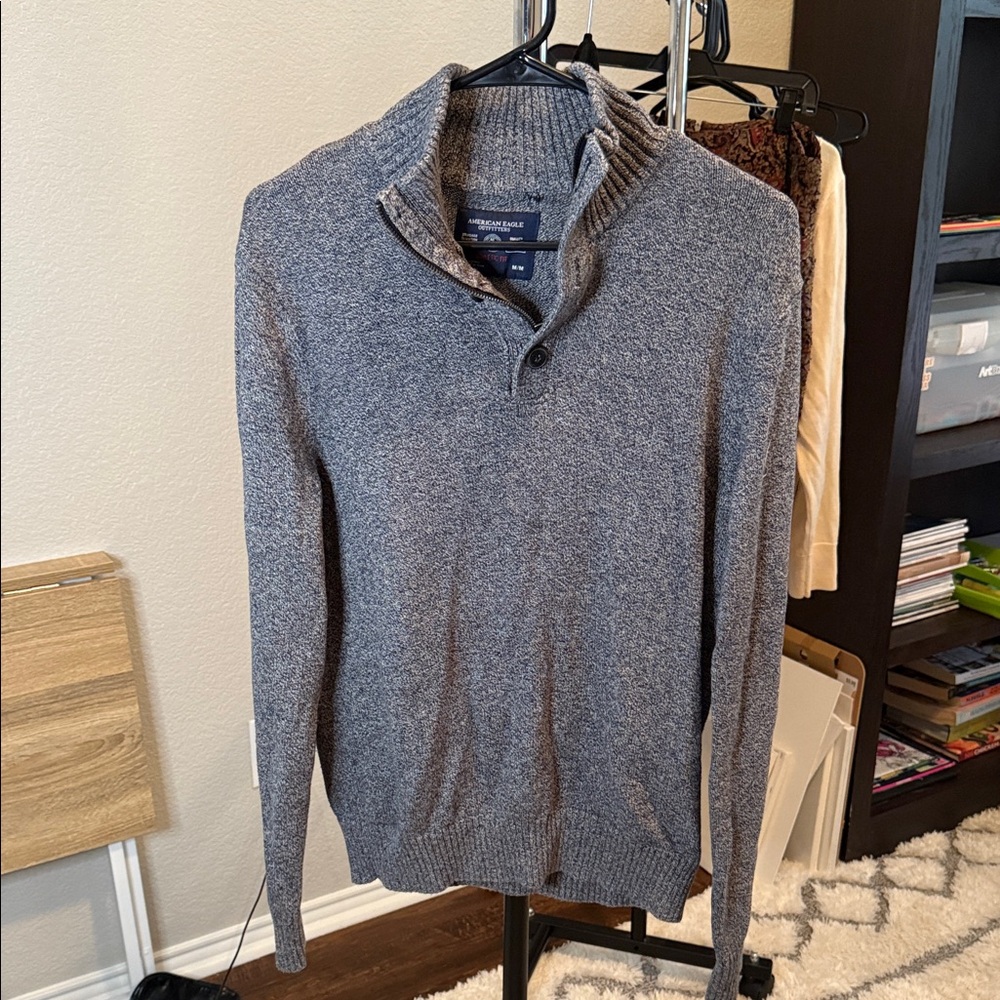 American Eagle Outfitters Men's  quarter Zip Up Gray Sweater